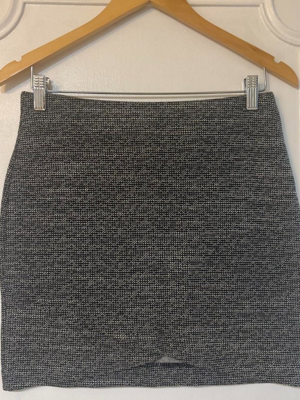 H&M Grey Textured Knit Mini Skirt with Notch Hem | Size S